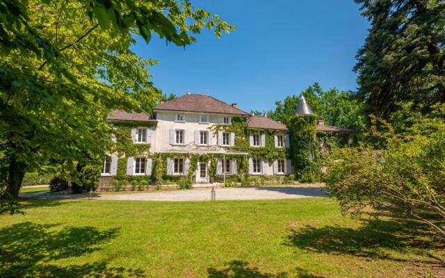 Chateau Des Ayes   Chambres & Suites