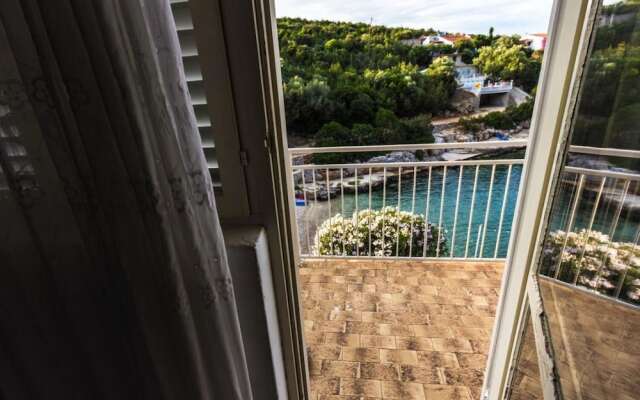 Sea View - 7 m From Beach - A1