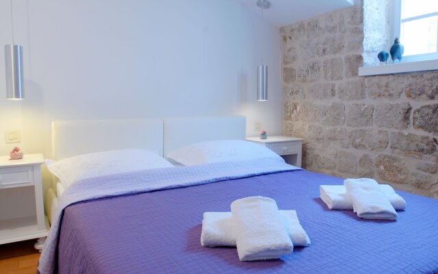 Dolce Vita Stone House Hvar