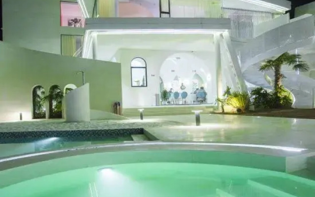 Mermaid Seascape Resort Hotel (Dali Erhai)