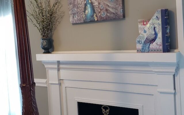 Silly Chickens Lodge B&B