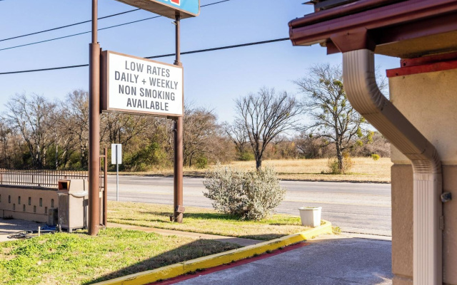 Western Inn by Capital O Cleburne TX