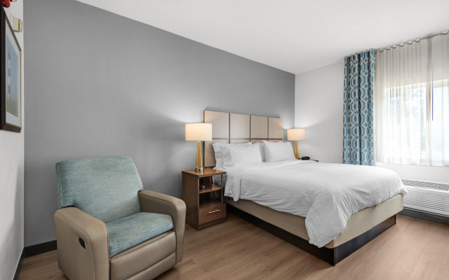 Candlewood Suites Pensacola - University Area by IHG