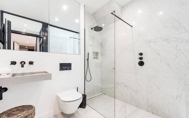 Modern, Bright & Elegant 3 Bed Fulham Maisonette