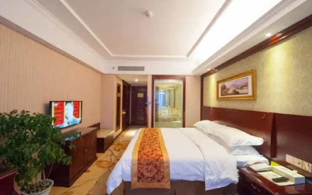 Vienna Hotel (Taixing Gulou Xintiandi Sports Center)