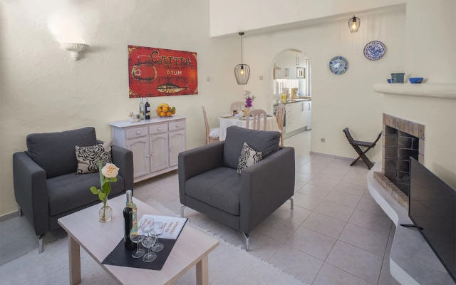 Quinta Paraiso da Mia 2-bedr Apartment in Luz