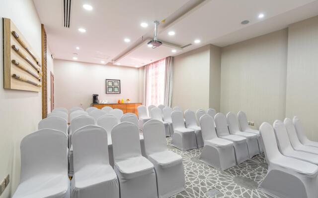 Crown Rose Hotel