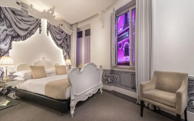 Teatro Boutique Rooms & Suites