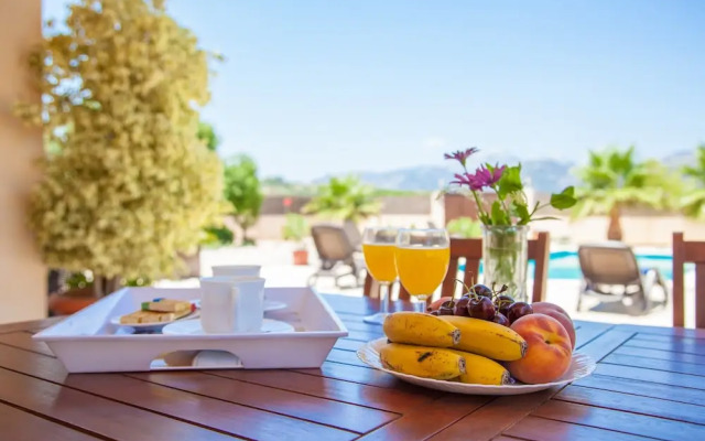 Villa With Pool & Terrace