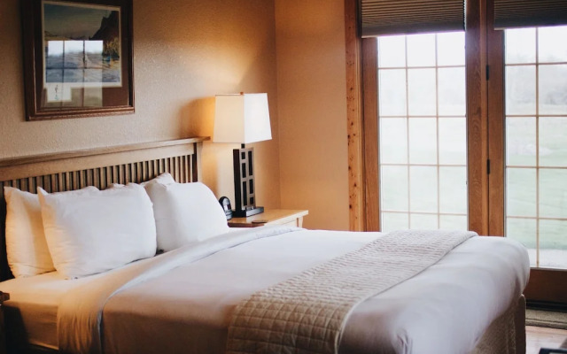 Gallatin River Lodge