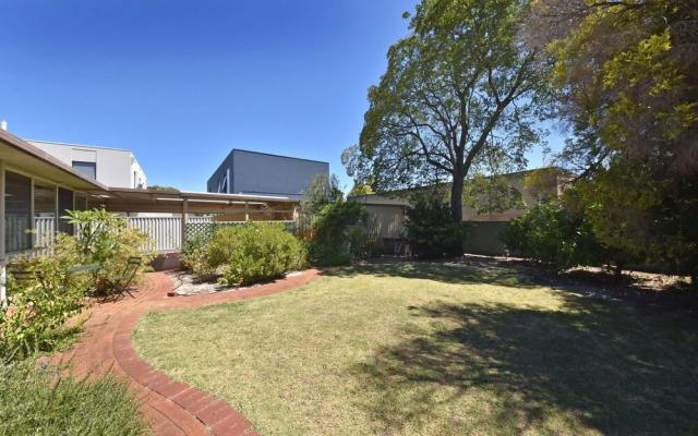 Comfy Home near Airport & City 2280