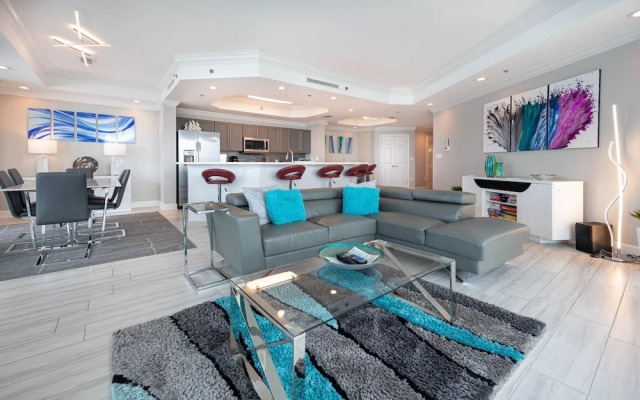 Phoenix Ix 608 3 Bedroom Condo