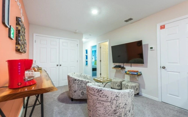 Orlando Newest Resort Community Town Home 5 Bedroom Townhouse by Redawning