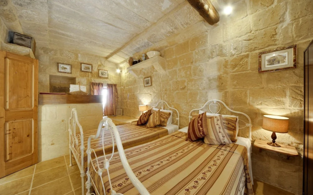 Tal-barun Farmhouse