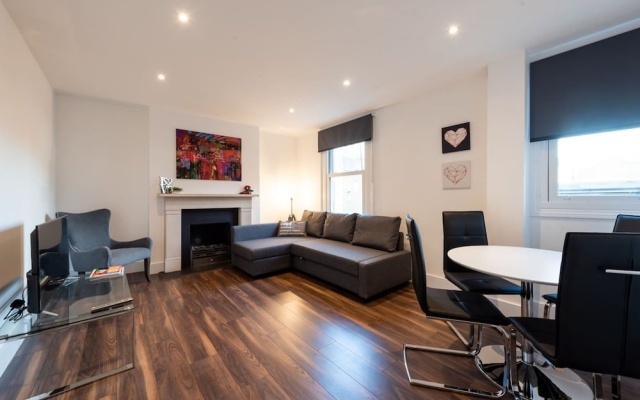 Stunning Hyde Park Apartment SS3