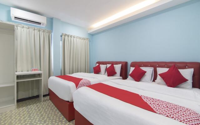 OYO 1136 PD Star Hotel