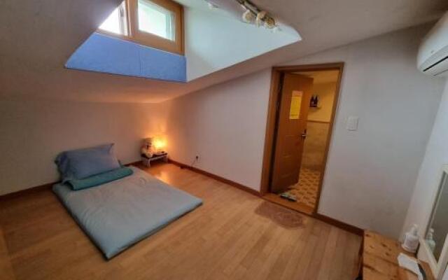 Tongyeong One Guesthouse