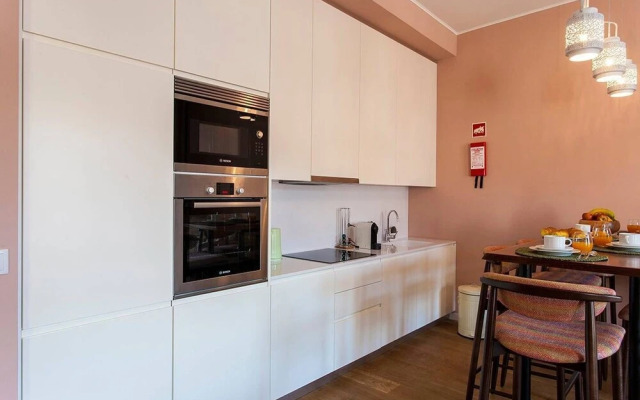 JOIVY Sublime 2BR Apt on Restauradores Sq., nearby Rossio Station