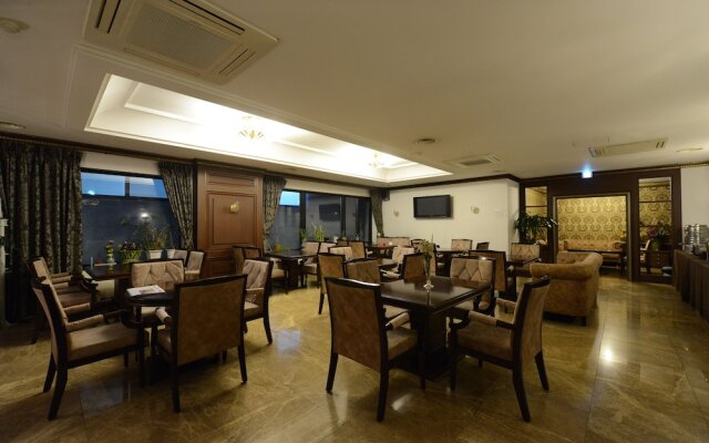 Central Tourist Hotel