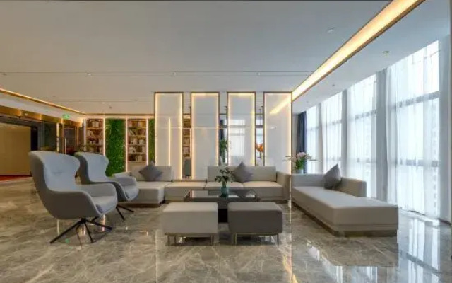 Lavande Hotel (Yichang Zhongnan Road Xinhua Square)