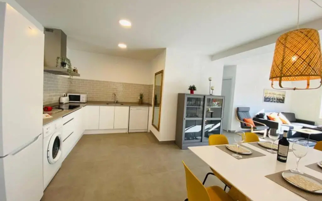 70 M2, Apartamento Cerca De La Playa, Apto Minusvalidos.