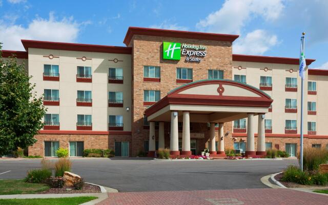 Holiday Inn Express Hotel & Suites Wausau, an IHG Hotel