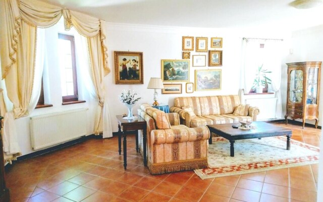 House With 3 Bedrooms in Šamorín, With Furnished Terrace and Wifi