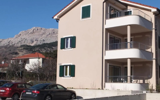 Smojver - Two Bedroom No.6