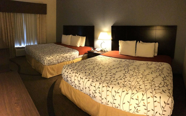 Greenfield Inn & Suites Owensboro, KY Airport
