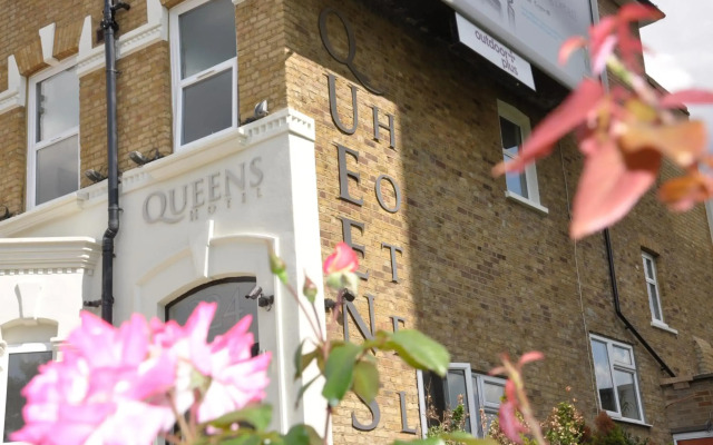 Queens Hotel