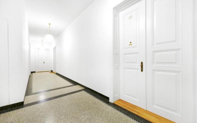 Palace Dlazdena Central Apartment - New Town