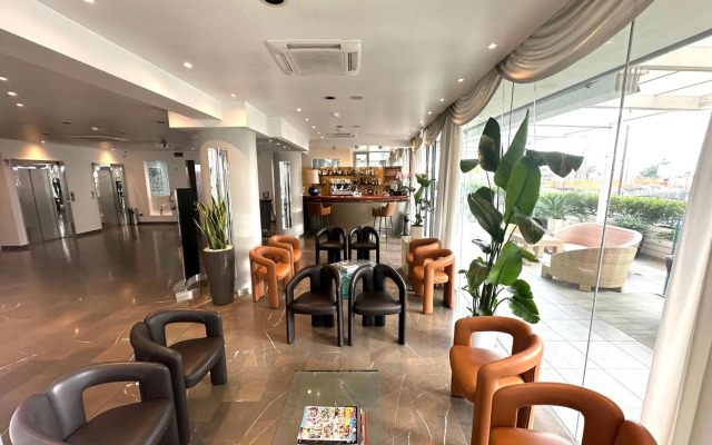 Hotel Club House