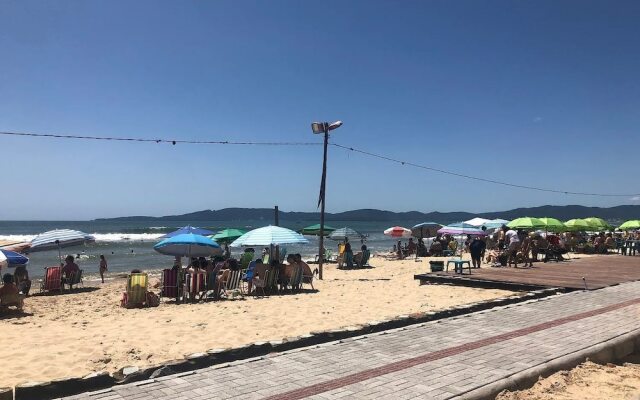 Apto Pé na Areia