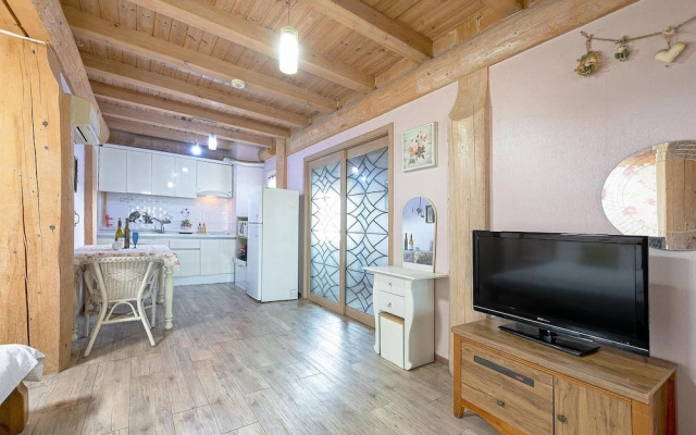 Ganghwa Izba Pension