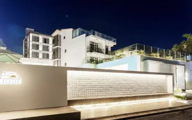Weizhou Island White House Hotel