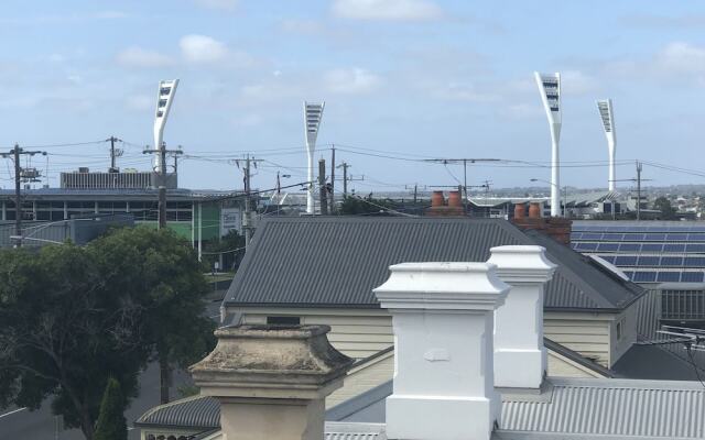 Timber Door Luxury Accommodation Geelong
