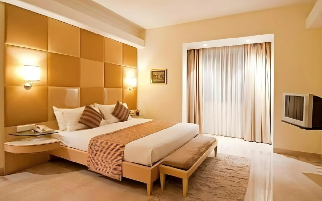 Ascot Hotel