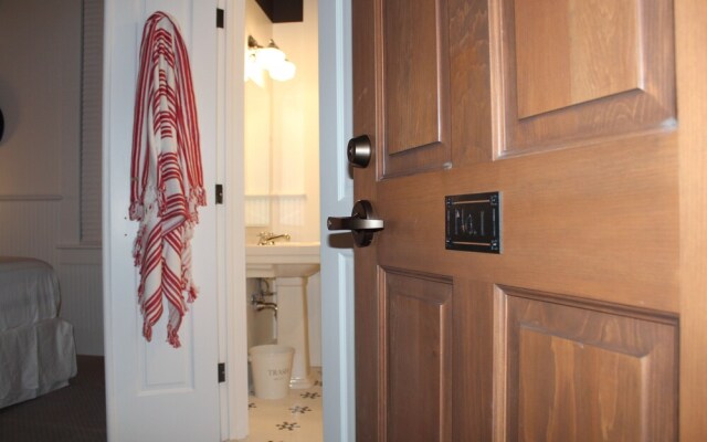 Amelia Schoolhouse Inn