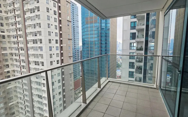 One Uptown Residence