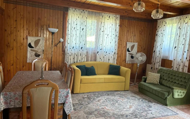 Lellei Pihenőház Balatonlelle
