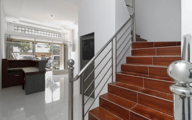 Royal Home Guesthouse by RedDoorz