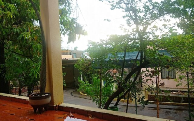 Room in Guest Room - Padrino's Hostal La Paz Full House