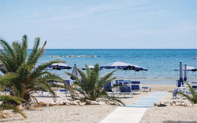 Amazing Apartment in Villa Rosa TE With 2 Bedrooms