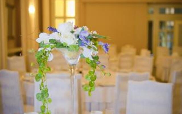 Hotelik I Restauracja Pod Lipa