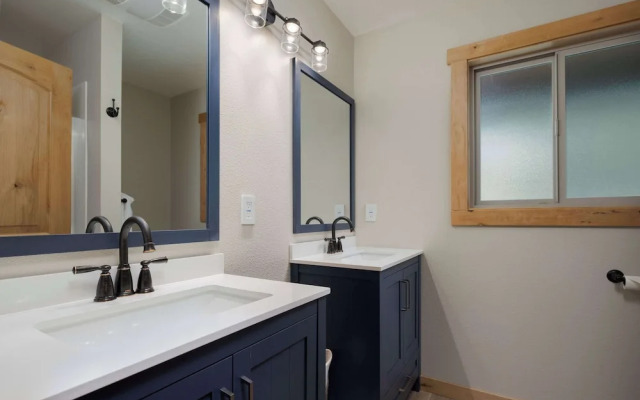 Diamond Retreat in Bend for 6!