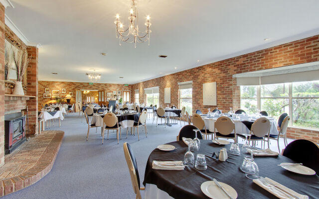 Quality Inn Parkes International