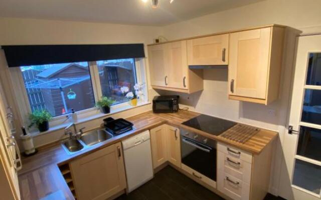 Delightful, central 3 bedroom house with garden.