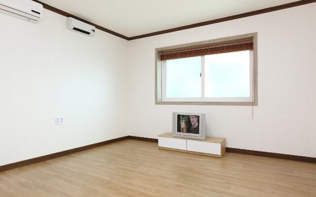 Gyeongju Gampo Beach Pension