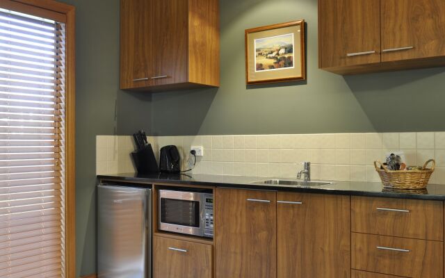 Lansdown Peaks Apartments