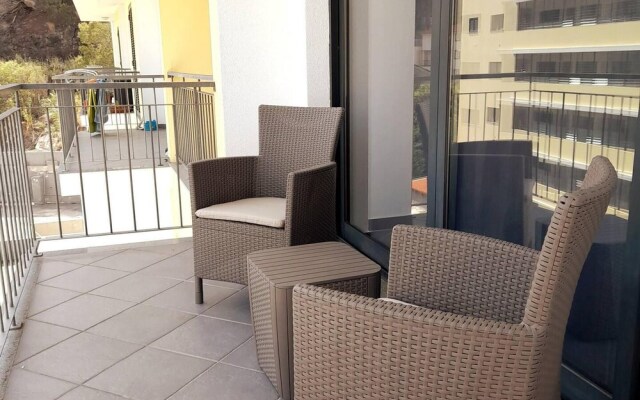 Stunning Apartment With 3 Mins Santa Cruz Beach